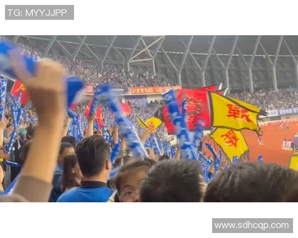 聚焦进球:精彩瞬间回顾与分析,领略足球场上的攻防之美 聚焦进球:精彩瞬间回顾与分析,领略足球场上的攻防之美