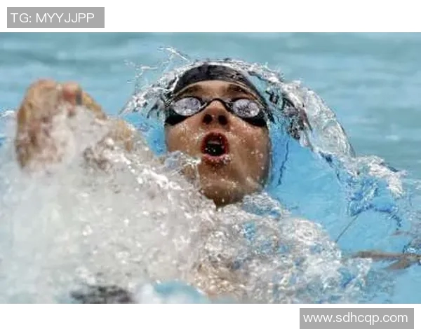 仰泳基本技巧全解析：掌握正确姿势、呼吸方法与核心动作提升泳速和耐力